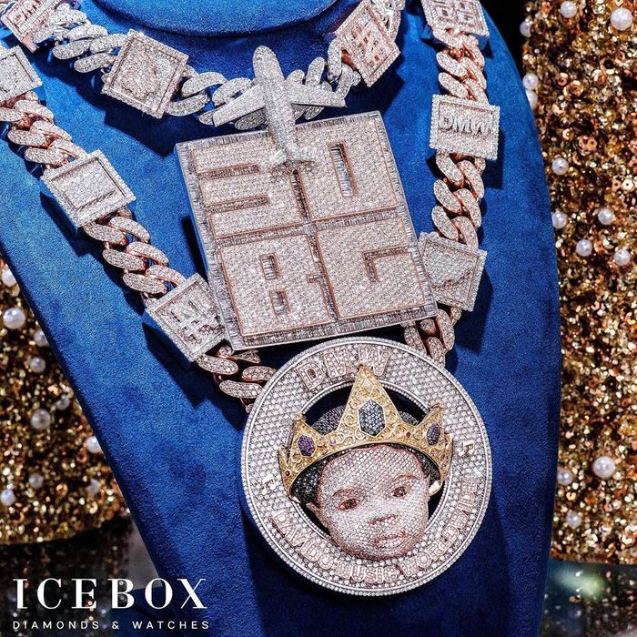 Davido Puts His Son's Head On A Diamond Encrusted Necklace Worth Ghc2 million