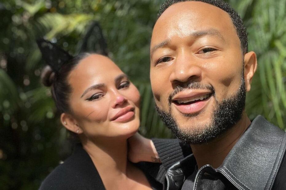 John Legend's Wife, Chrissy Teigen, Posts A N-de Pregnant Selfie To Thank Her Doctor For His Services